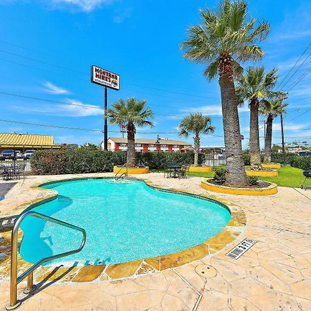 Microtel Inn & Suites By Wyndham New Braunfels I-35 Bagian luar foto