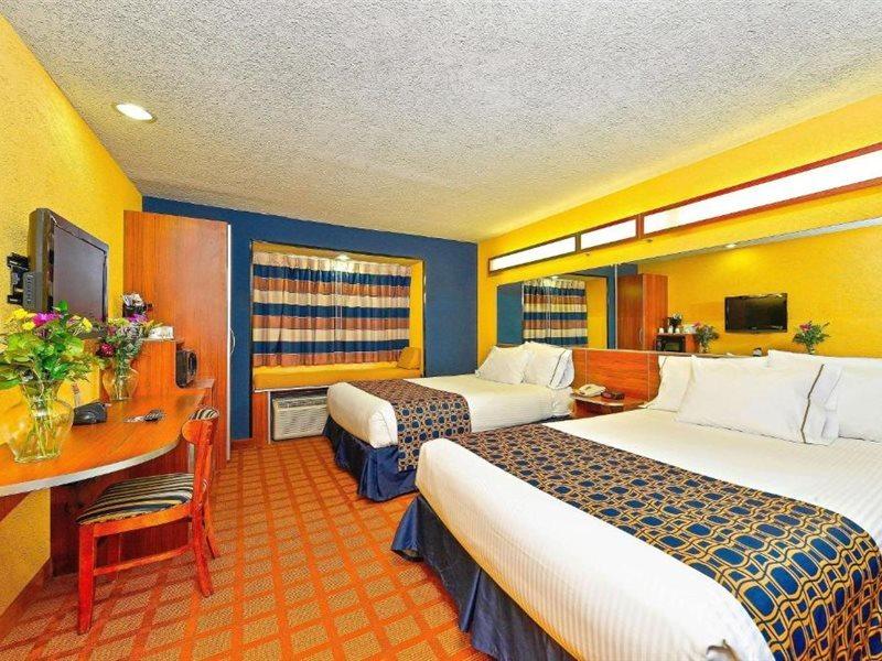 Microtel Inn & Suites By Wyndham New Braunfels I-35 Bagian luar foto