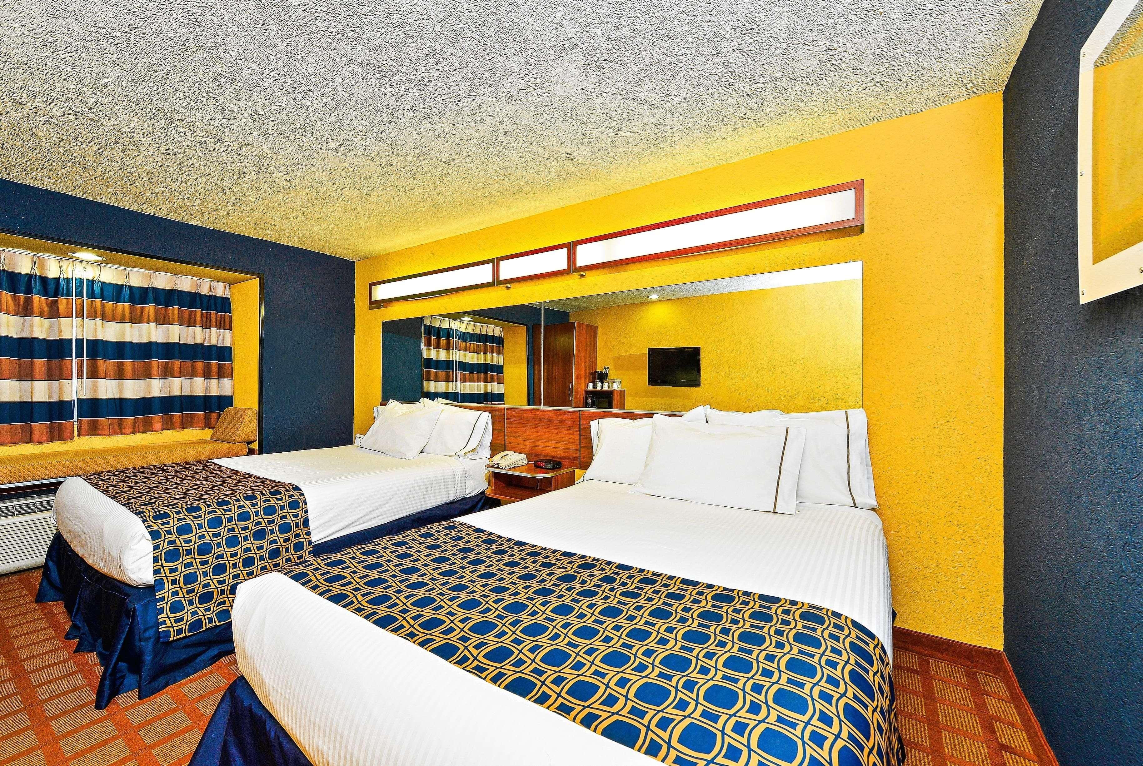 Microtel Inn & Suites By Wyndham New Braunfels I-35 Bagian luar foto