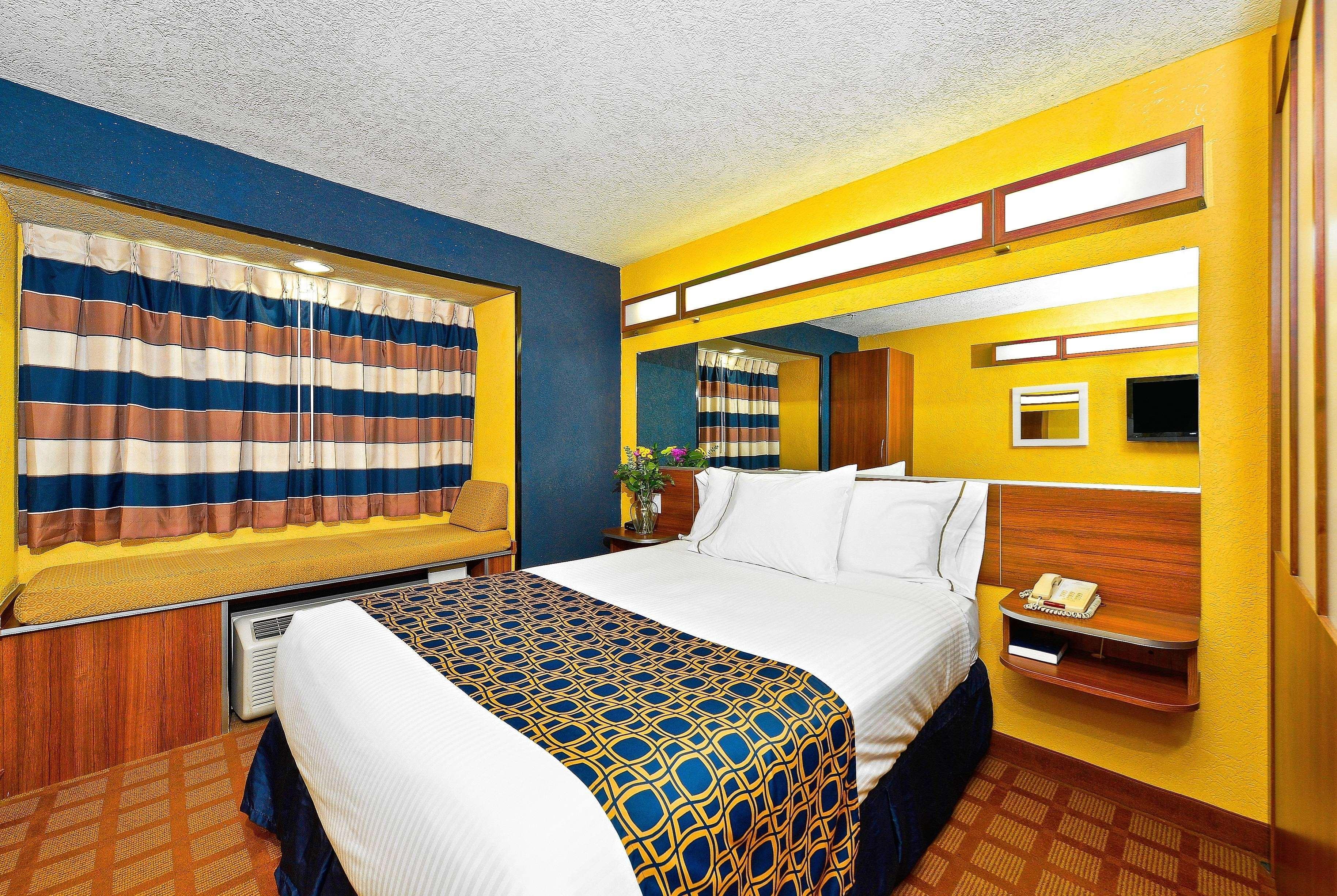 Microtel Inn & Suites By Wyndham New Braunfels I-35 Bagian luar foto