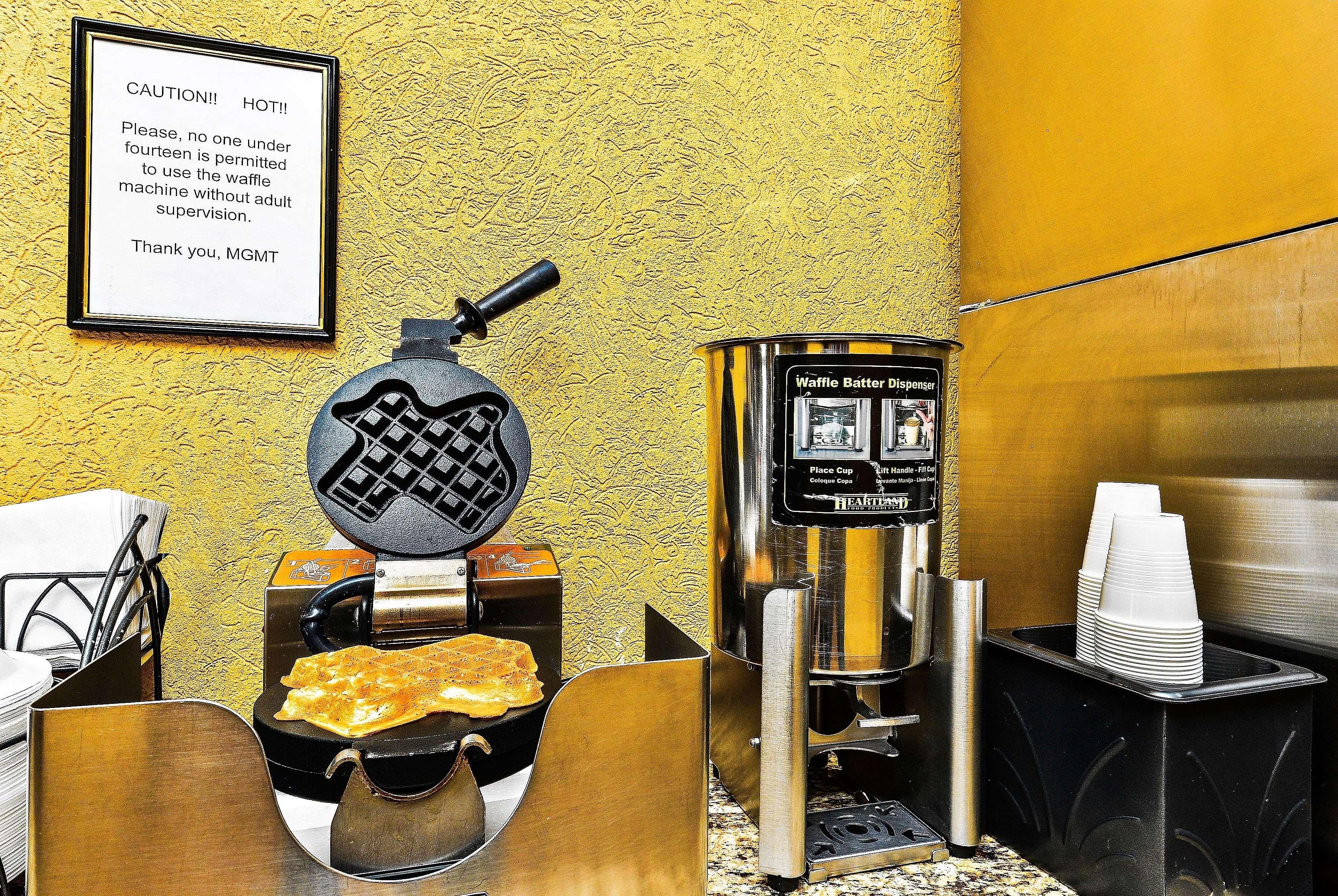Microtel Inn & Suites By Wyndham New Braunfels I-35 Bagian luar foto