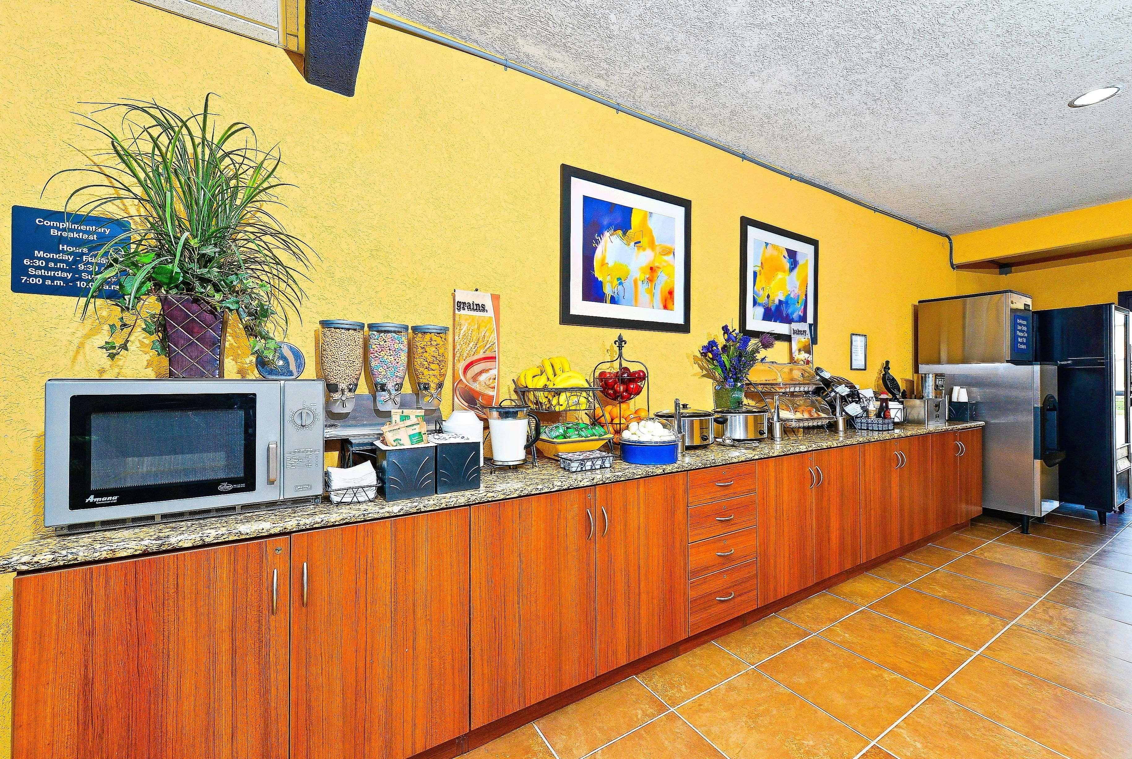 Microtel Inn & Suites By Wyndham New Braunfels I-35 Bagian luar foto