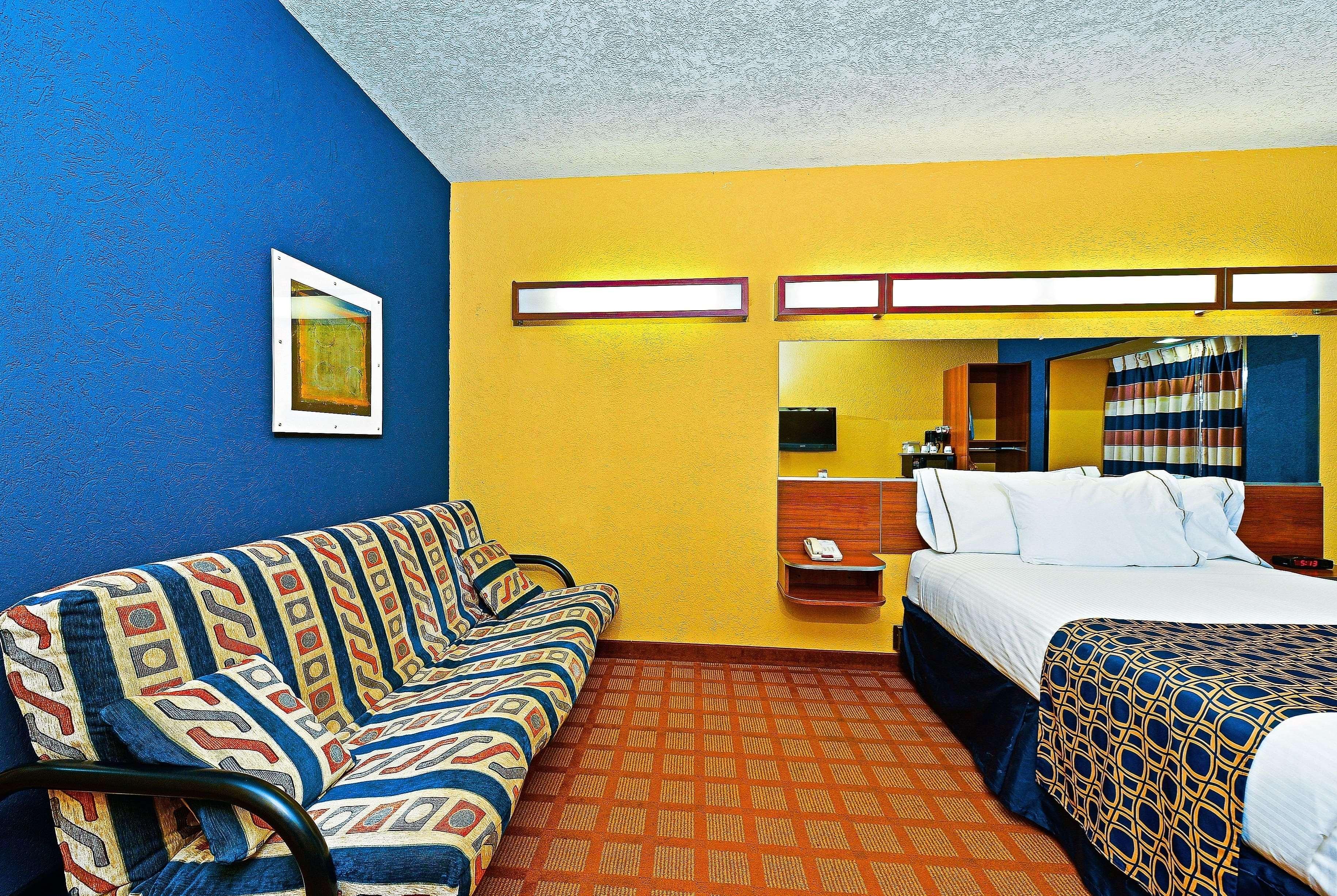 Microtel Inn & Suites By Wyndham New Braunfels I-35 Bagian luar foto
