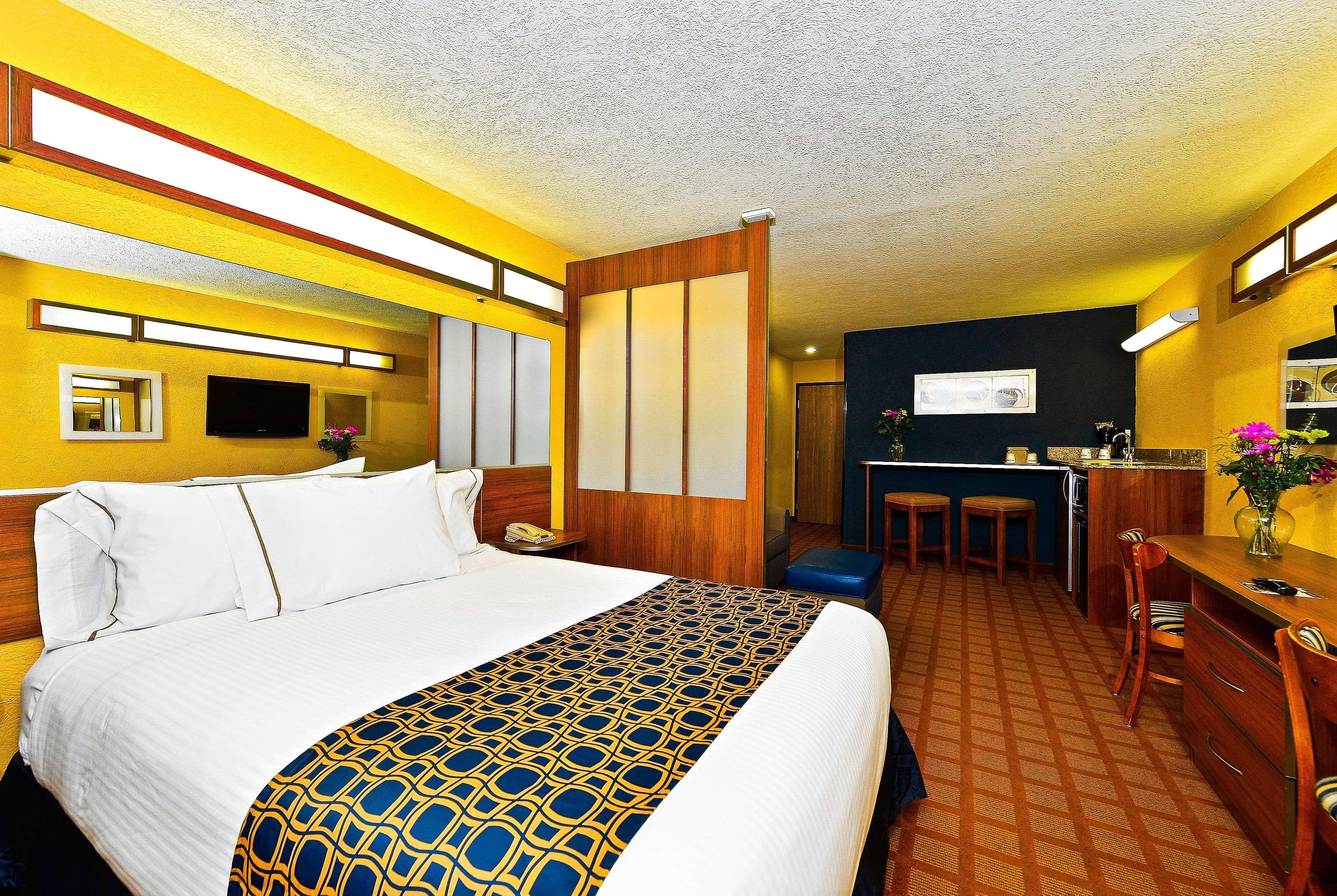Microtel Inn & Suites By Wyndham New Braunfels I-35 Bagian luar foto