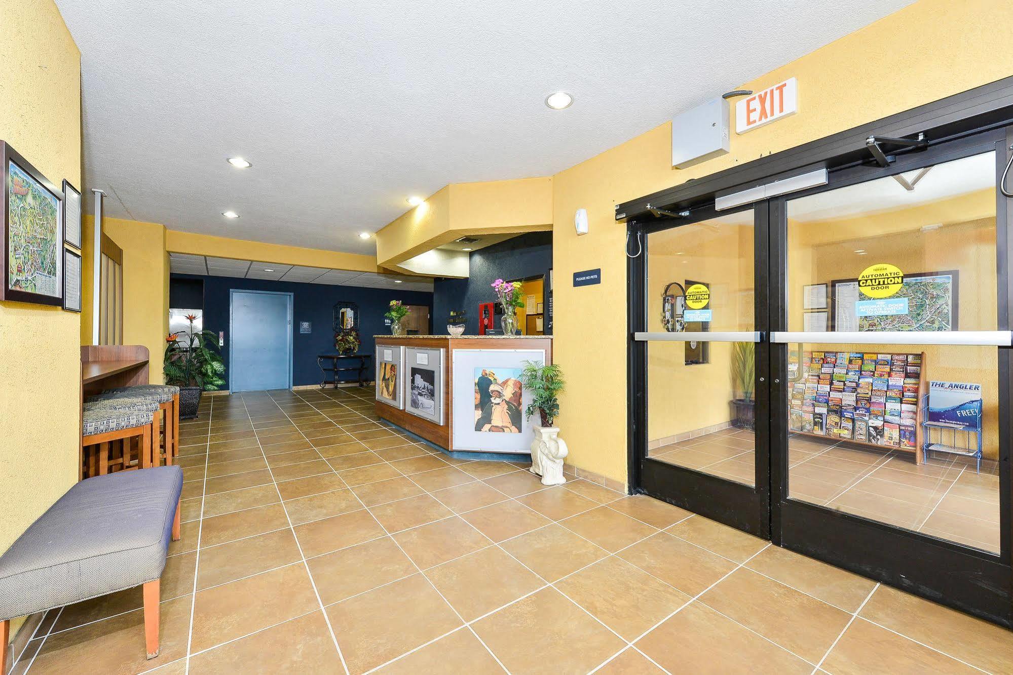 Microtel Inn & Suites By Wyndham New Braunfels I-35 Bagian luar foto