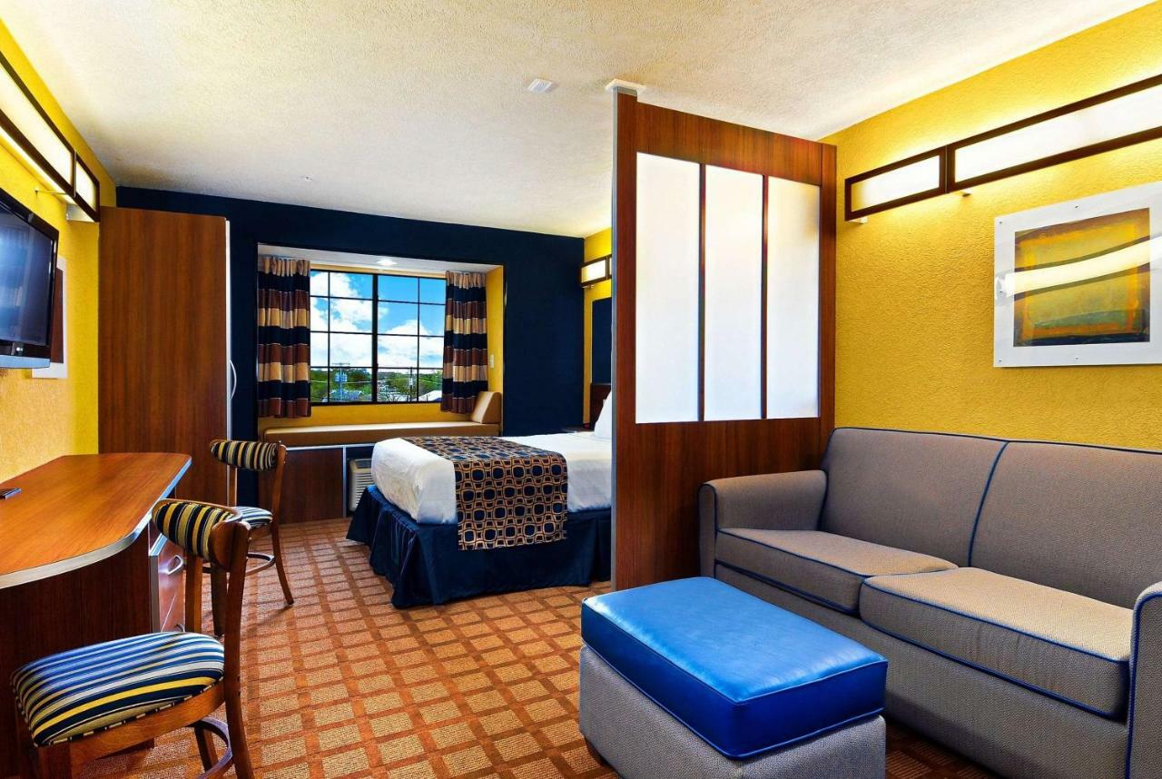Microtel Inn & Suites By Wyndham New Braunfels I-35 Bagian luar foto
